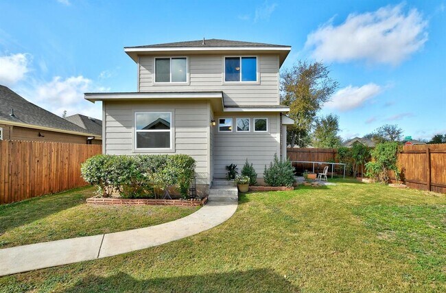 Building Photo - 518 Stonewood Ln