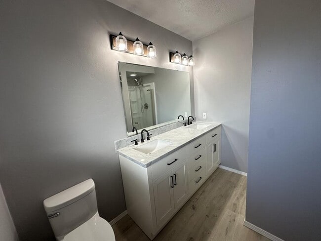 Building Photo - 2067 Sundown St