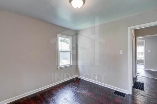 Building Photo - 3422 Kinnear Ave