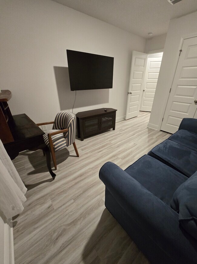 Building Photo - 52 Phoenix St