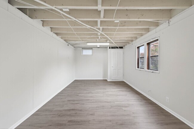 Building Photo - 3953 Arthur St NE