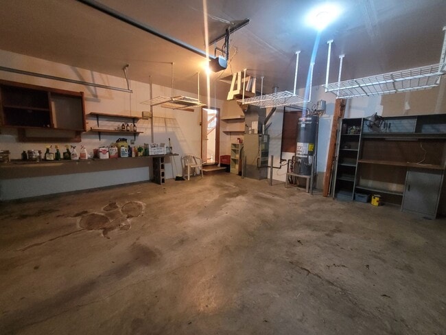 Building Photo - Charming Split-level 4 Bedroom Home - E Mc...