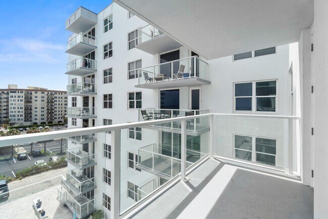 Building Photo - 3450 S Ocean Blvd