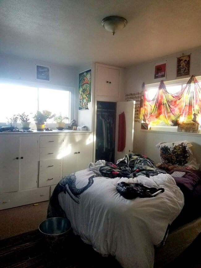 Building Photo - Aug. 2026 Pre-Lease Spacious 5-Bedroom Home in Desirable South Boulder Neighborhood