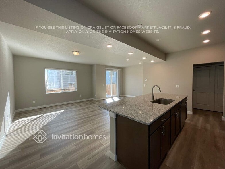 Building Photo - 13573 Arriba Dr