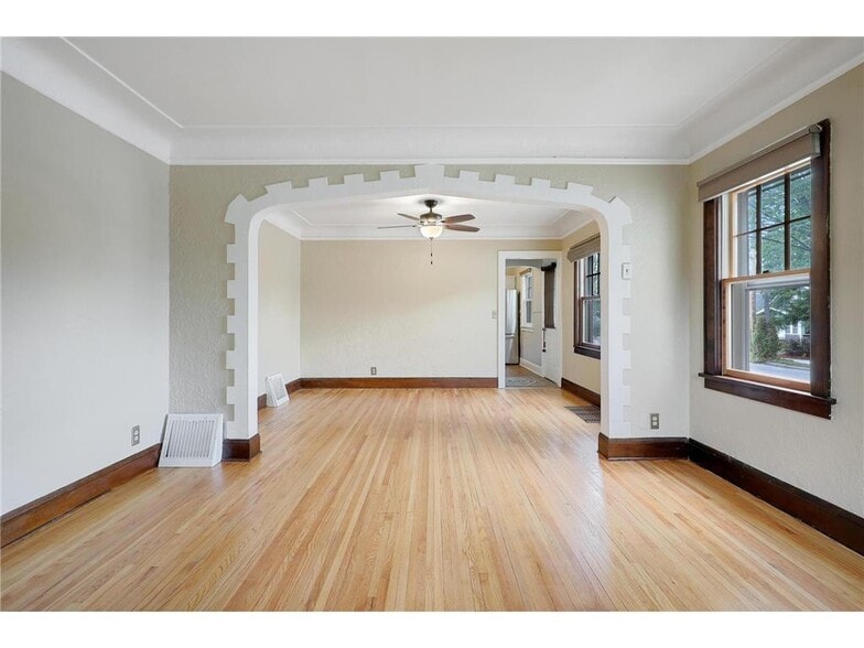 Building Photo - 2125 E 42nd St