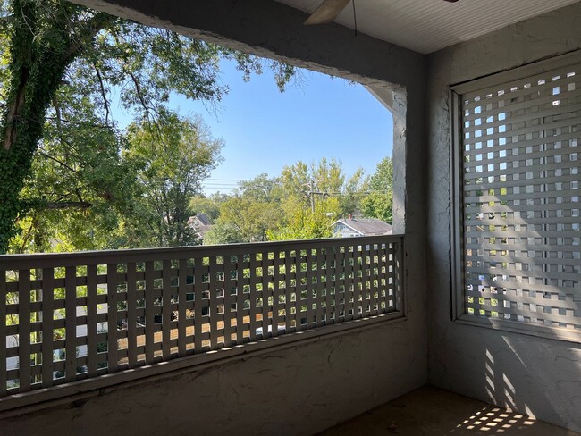 Building Photo - 1814 Kavanaugh Blvd