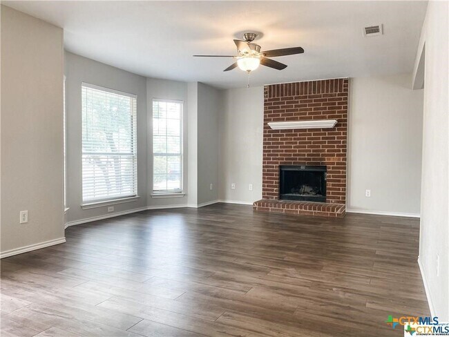 Building Photo - 4505 Shawn Dr