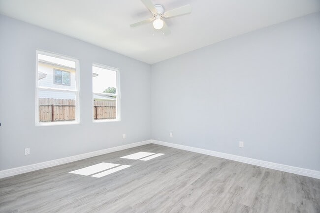 Building Photo - 10322 Rancho Bernardo Ln