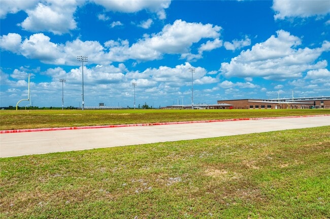 Building Photo - 1133 Rd 5823