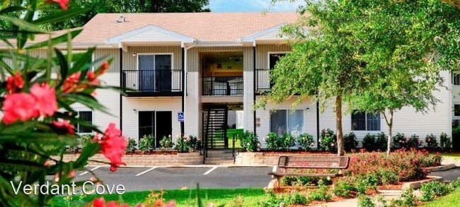 Building Photo - 4260 SE 10th Pl