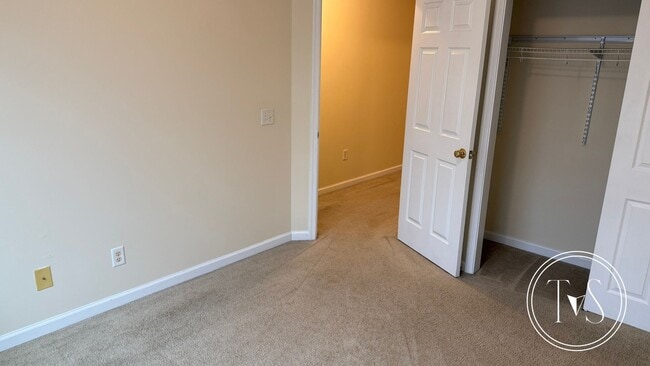 Building Photo - RATE DROP ALERT! (was $2100/month)