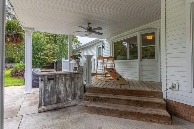 Building Photo - 132 Cherry Hills Dr