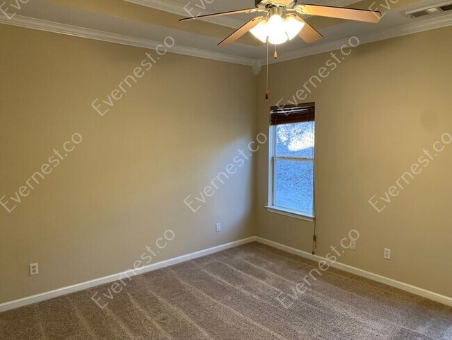 Building Photo - 161 Highview Cove