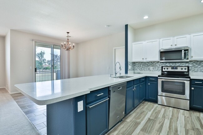 Building Photo - Stylish Mesa Condo with Modern Comforts & Prime Location