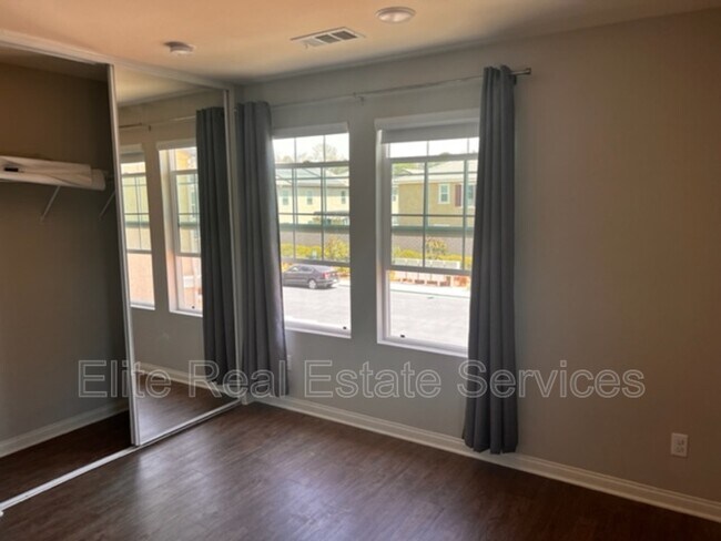 Building Photo - 8696 Camden Dr