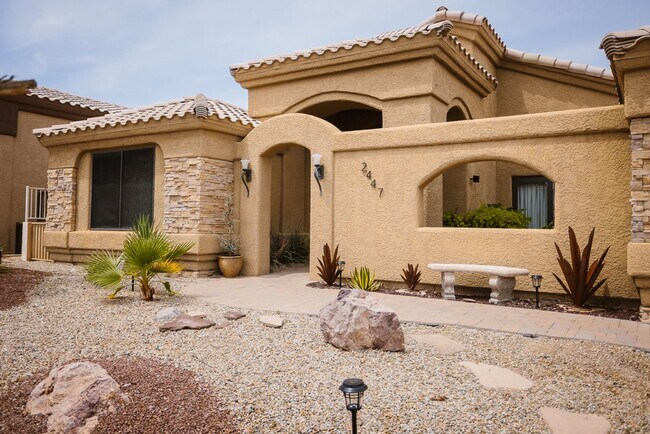 Building Photo - Lake Vacation!! 3 Bed 2 Bath POOL Home!!