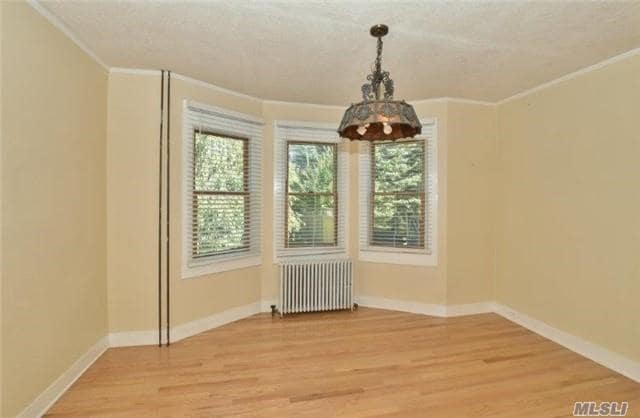 Building Photo - 614 6th Ave W