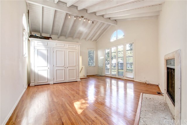 Building Photo - 1440 Sunset Plaza Dr