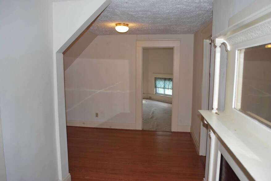 Building Photo - 329 Elmwood Ave