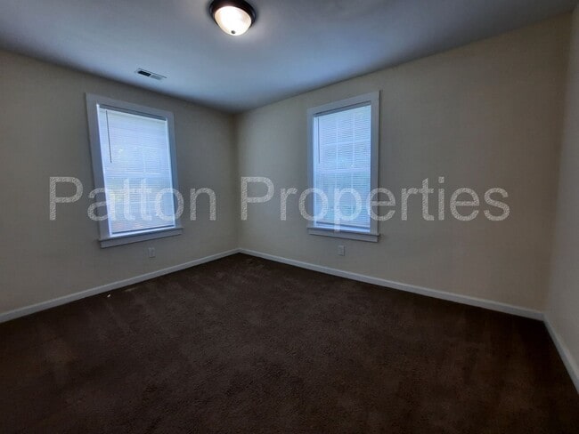 Building Photo - Five Points Home