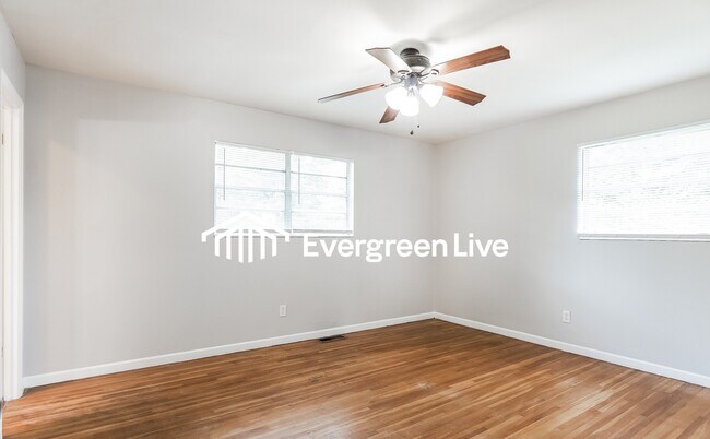 Building Photo - 723 Gramor Dr