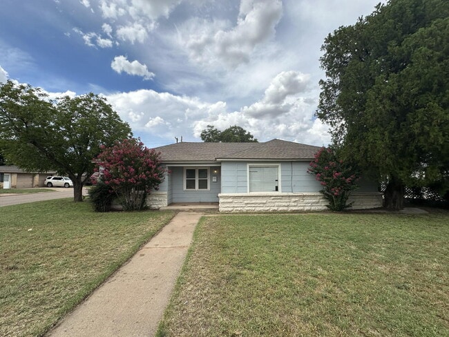 Primary Photo - 3/2/2 close to Texas Tech!