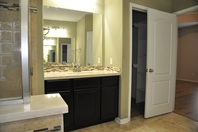 Building Photo - 6315 Denison Oaks Dr