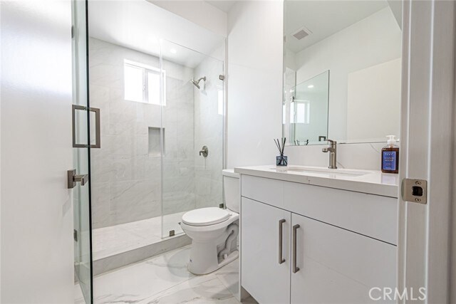 Building Photo - 4445 Auckland Ave