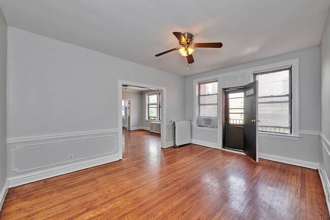 Building Photo - 5453 S Everett Ave