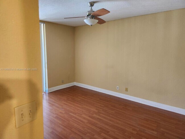 Building Photo - 3860 Coral Tree Cir