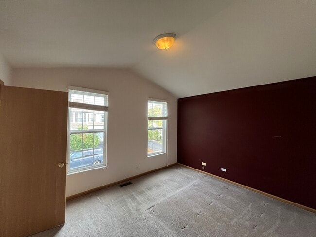 Building Photo - 1645 Victoria Park Cir