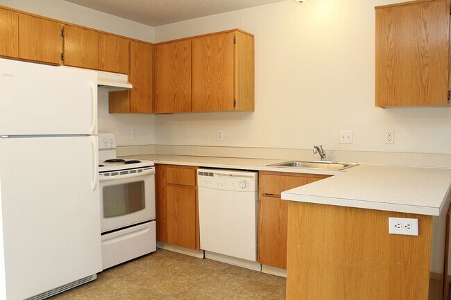 Building Photo - 1971 SE 122nd Ave