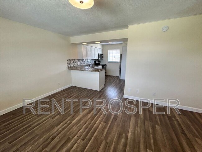 Building Photo - 5505 Hernandes Dr