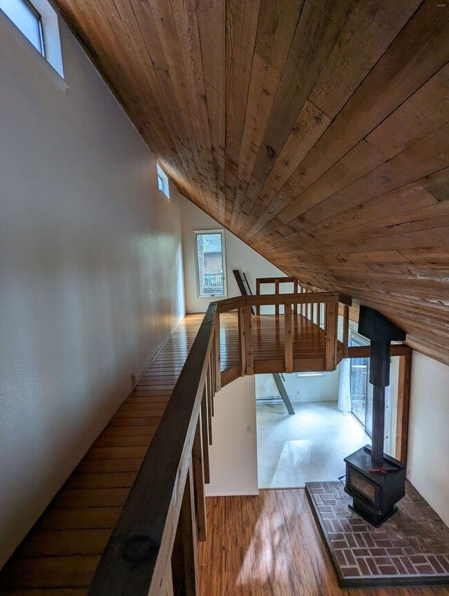 Building Photo - Fantastic 2-Bedroom, 1-Bath Home In E. Ama...