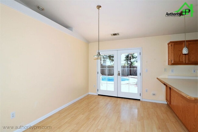 Building Photo - 1785 Trumpet Dr