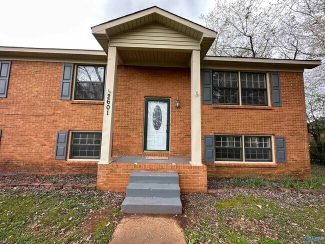 Building Photo - 2601 Rita Ln NW
