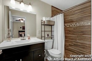 Building Photo - 2135 Blueridge Dr
