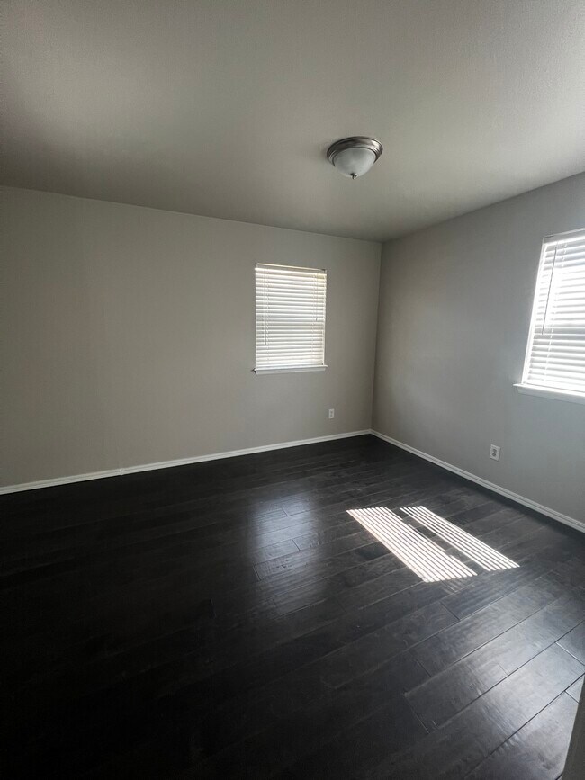 Building Photo - 43 Shirley Ln