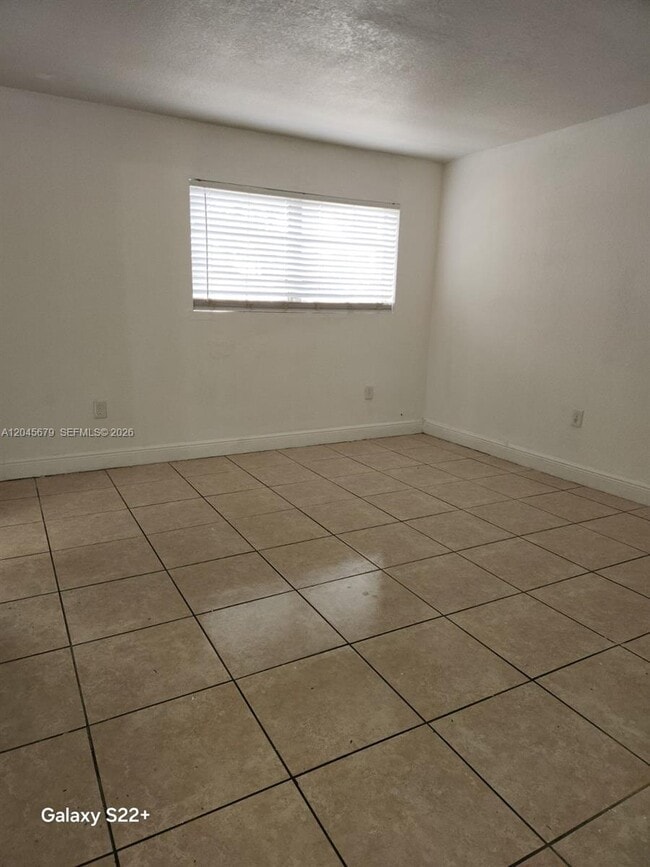 Building Photo - 3901 SW 112th Ave
