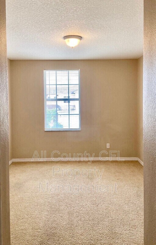 Building Photo - 2539 Aventurine St