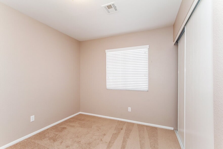 Building Photo - 6055 Autumn Rose Way