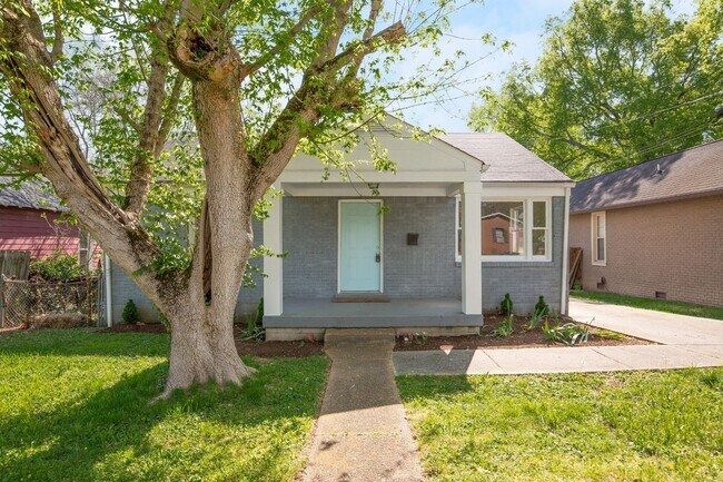 Building Photo - 1025 N 6th St