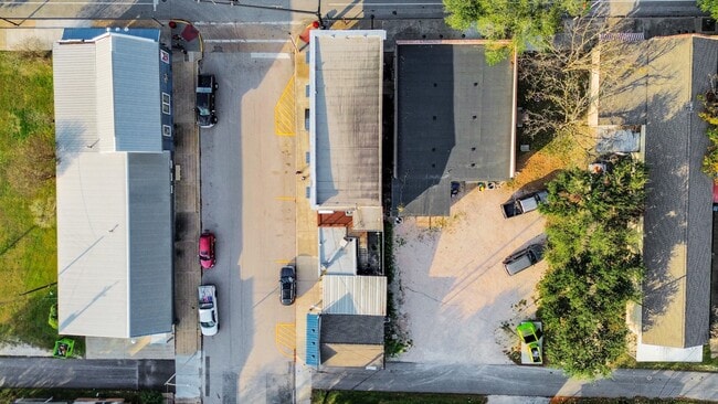 Building Photo - 223 W Main St