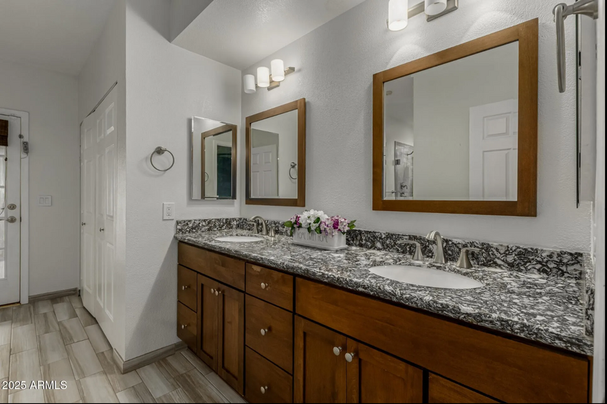 Master double vanity with washer/dryer in unit - 4747 N 84th Way