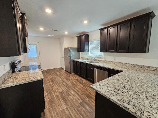 Building Photo - 17904 Speculator Ln