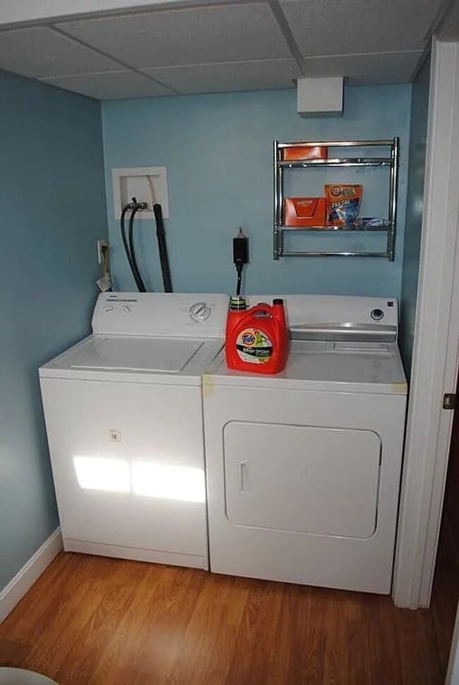 Building Photo - Large 2 BR w/ 1 Full and 2 Half Baths in Rockland