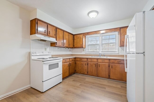 Building Photo - 721 Mayfield Ave