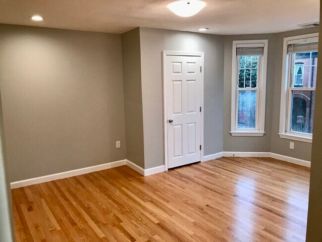 Primary Photo - 592 E 5th St