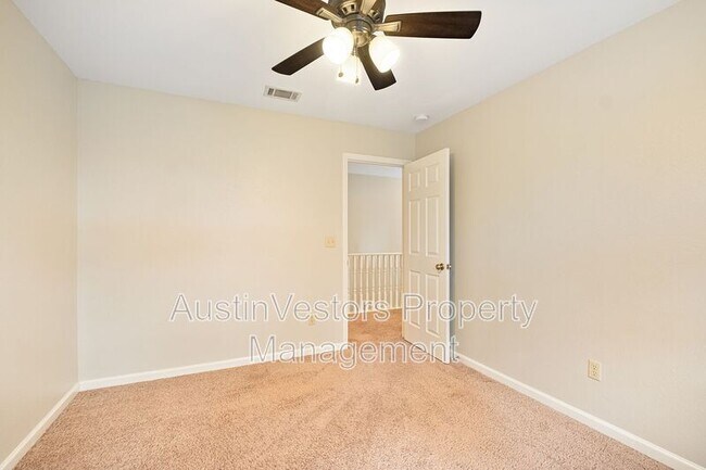 Building Photo - 1005 Canyon Edge Dr